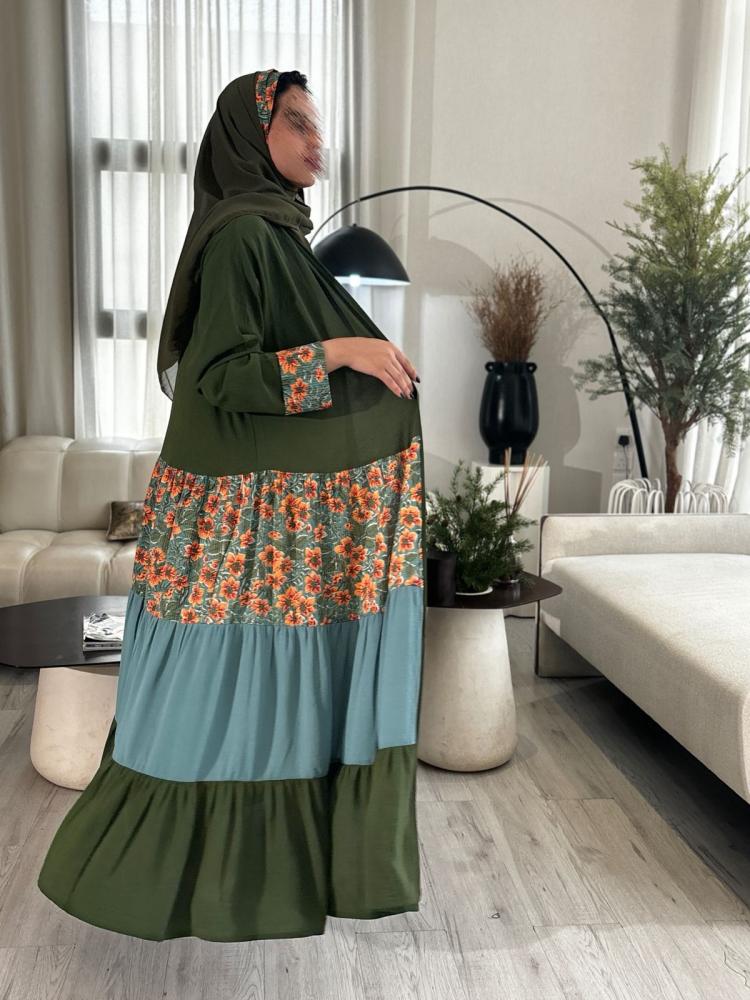 عباية بقصة رافلز بأكمام رافلز وقصة انسيابية