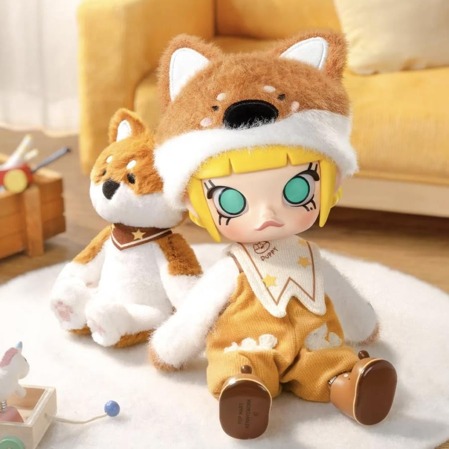 Molly Hugging 1/8 Figure