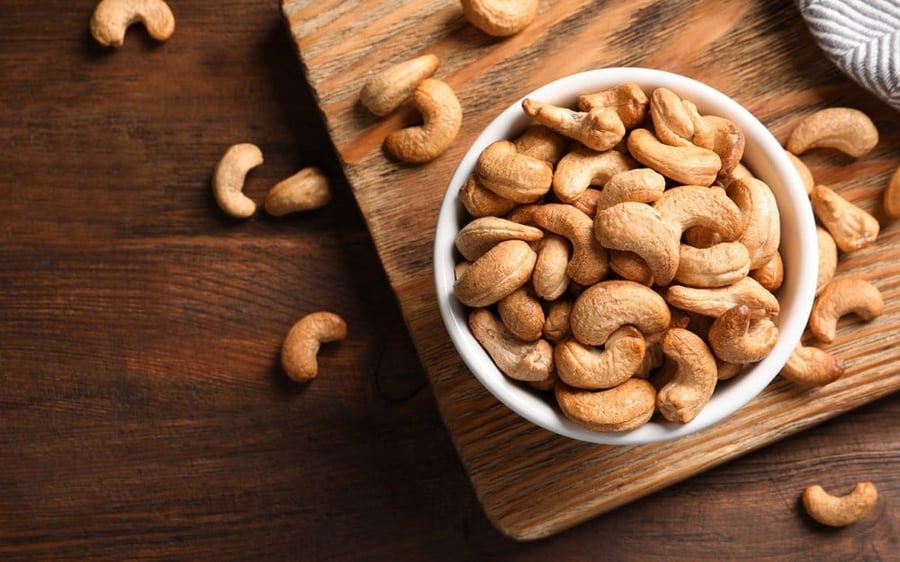 Large cashew with salt - without salt
