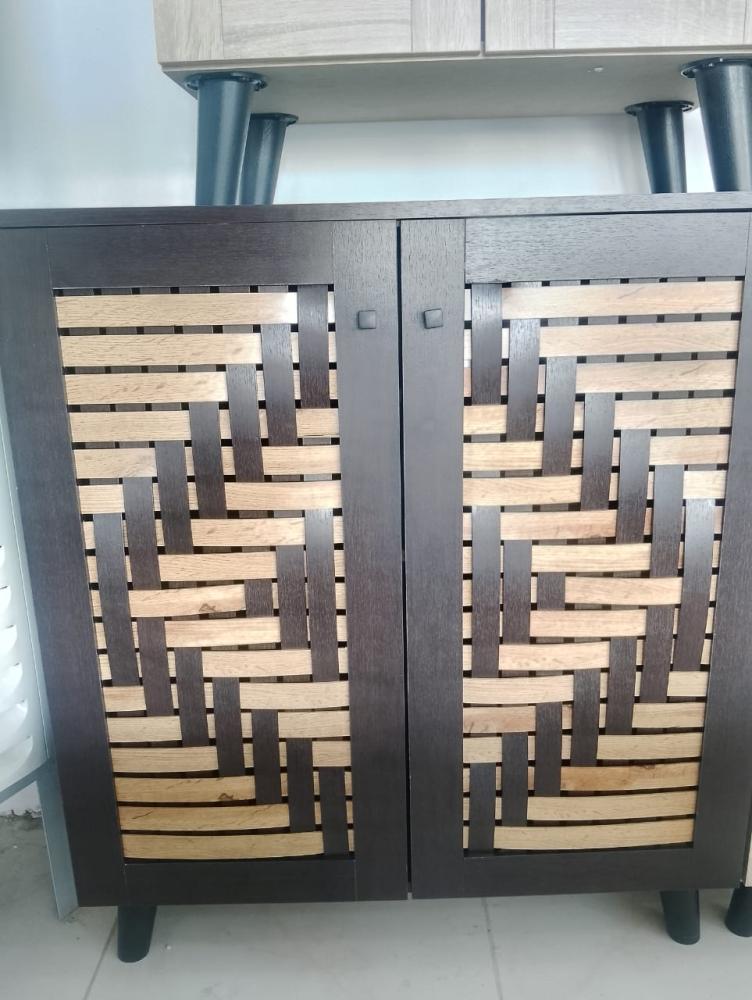 Shoe cabinet with an innovative and modern design