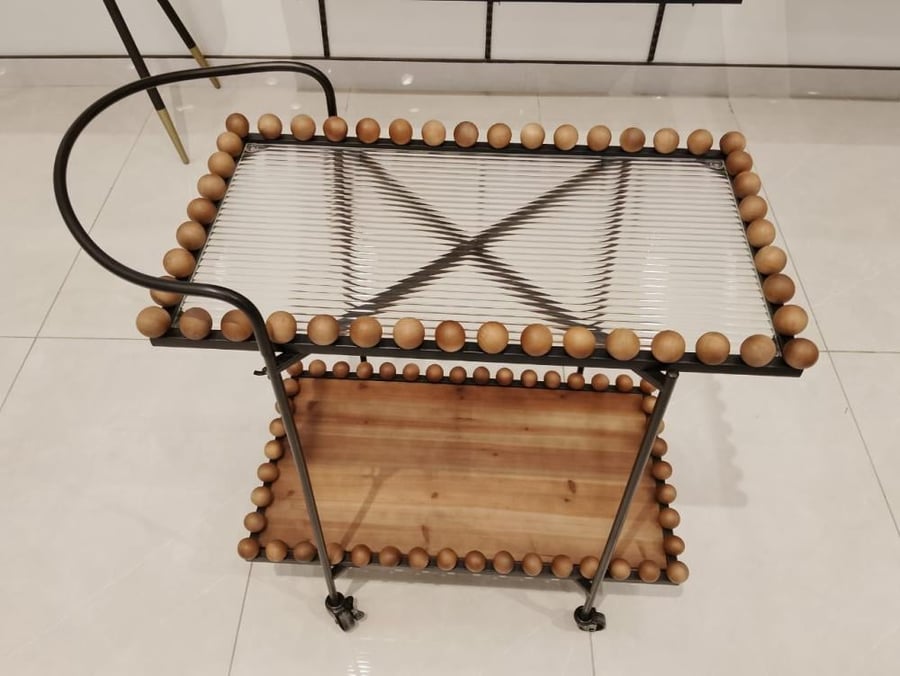 عربه تقديم بتصميم قاخر وعصرى