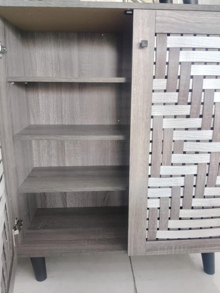 Shoe cabinet with an innovative and modern design