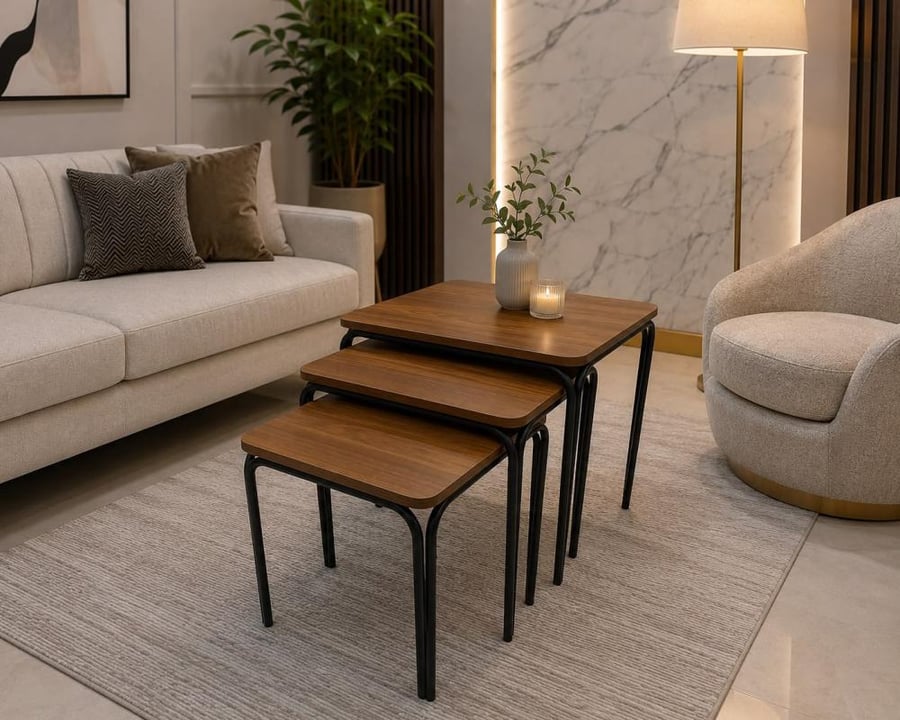 طقم طاولات خدمة مدرج 3 قطع بتصميم عصري وأرجل معدنية