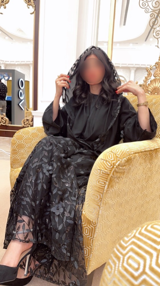 عبايه دانتيل اسود كامل وطرحه دانتيل مجاناً