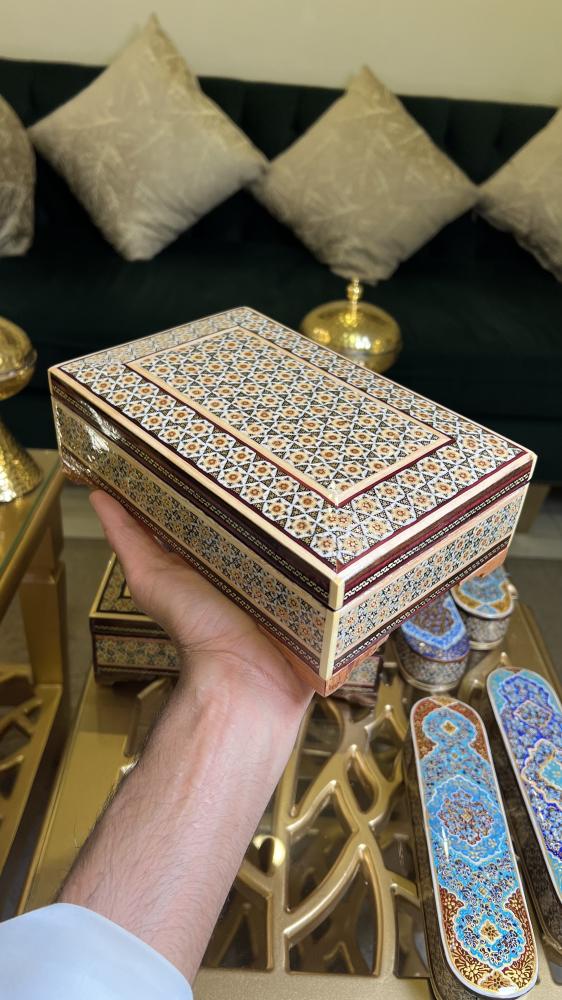 علبة خشب فاخرة