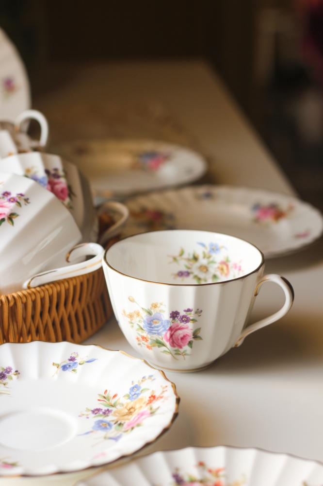Royal Worcester كوب ثُلاثي من