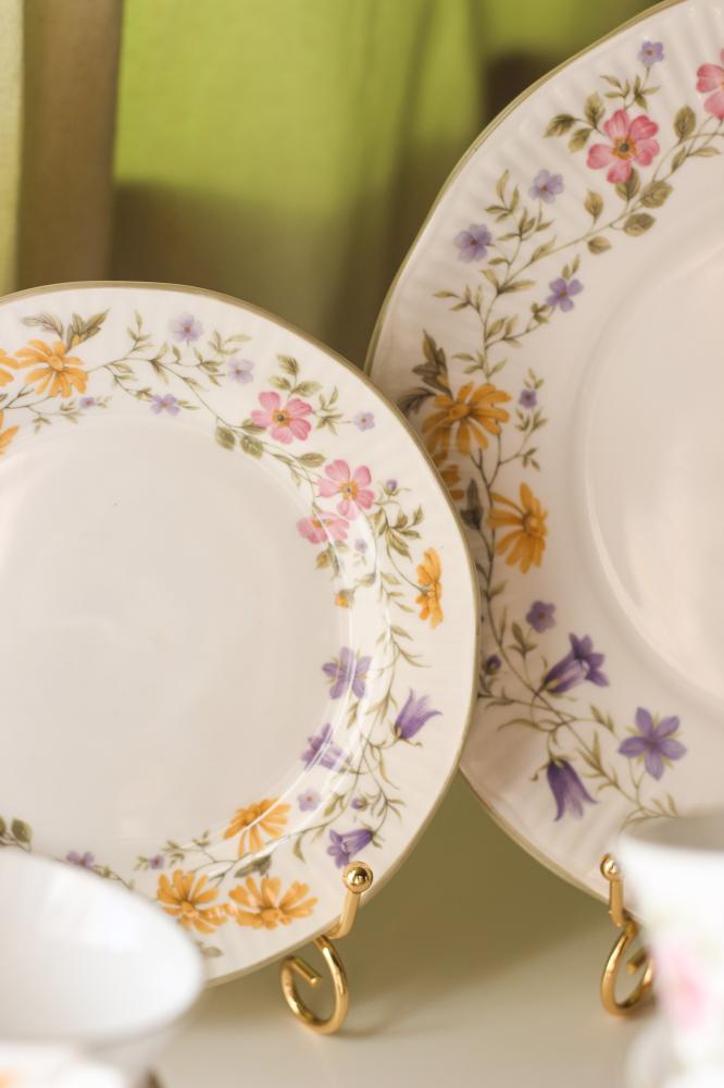 Wide serving dish with spring flowers