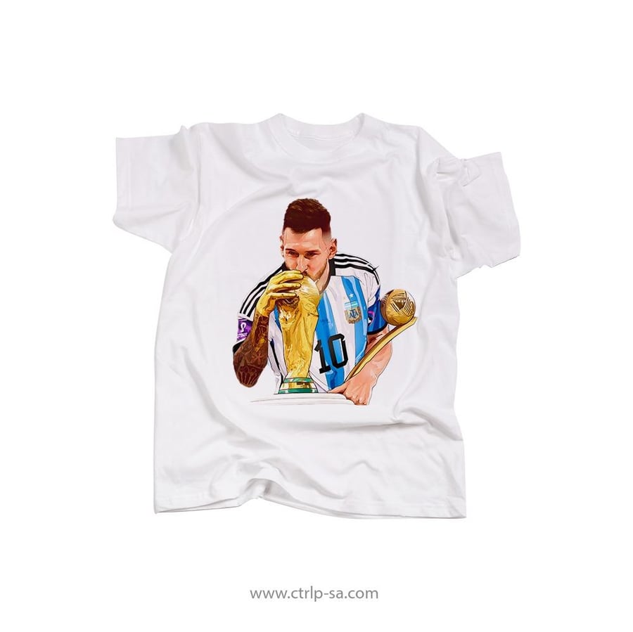 ميسي مع كأس العالم
