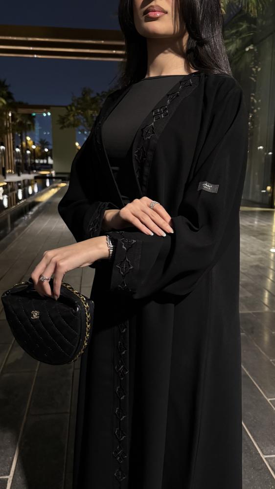 عباية قمر اسود