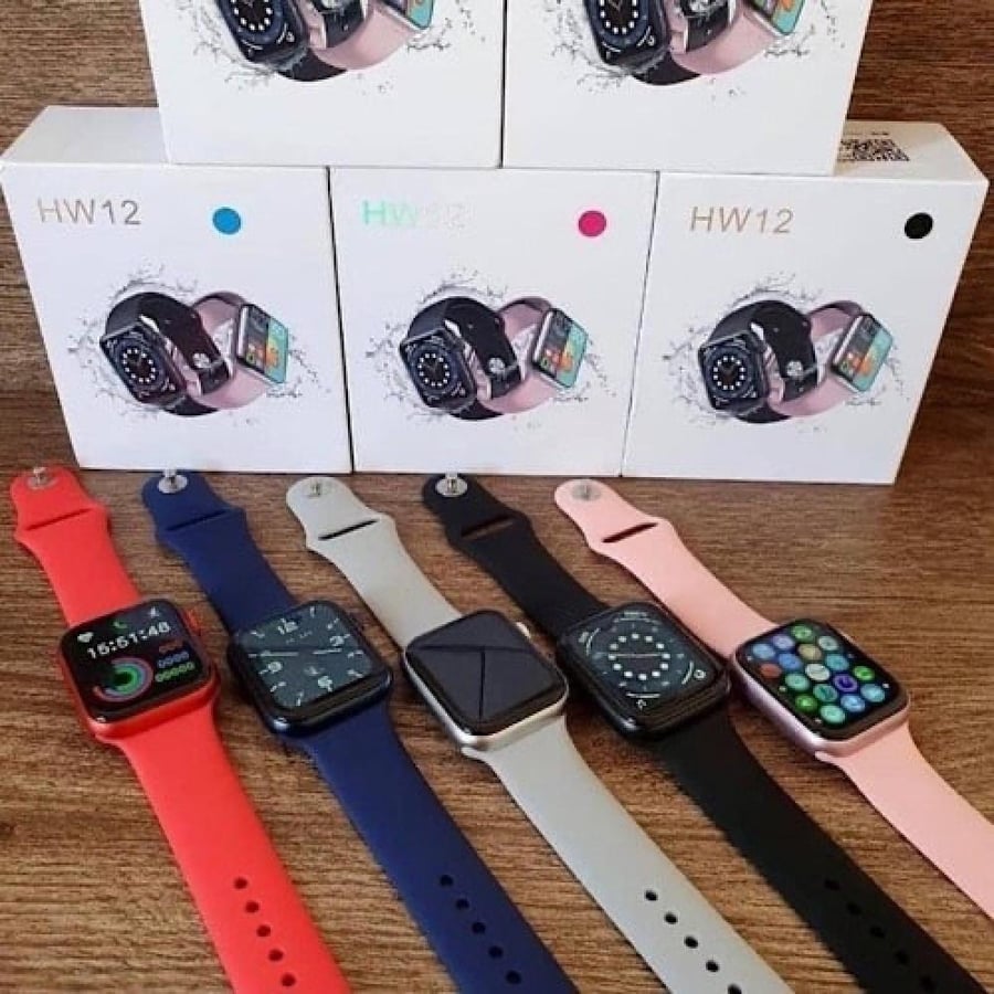 ساعة HW 12