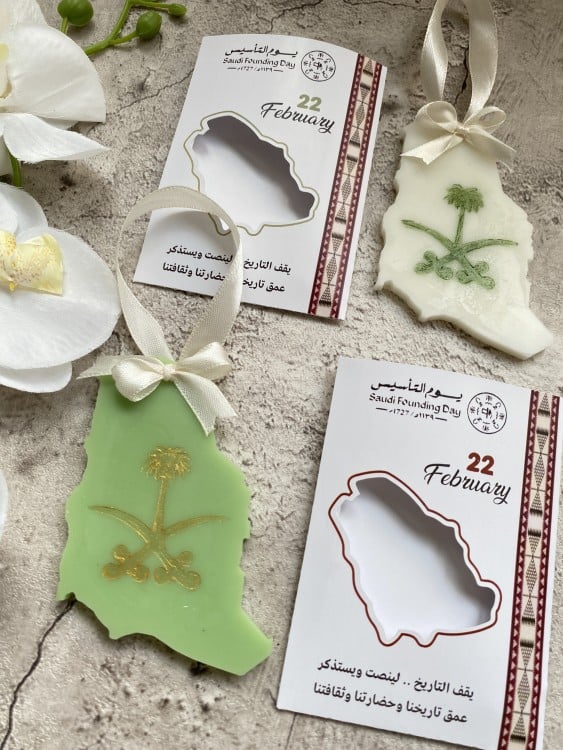 Fragrant tags in the shape of a map