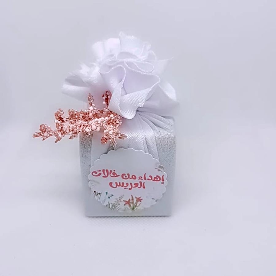 Japanese wrapping candles with blizz