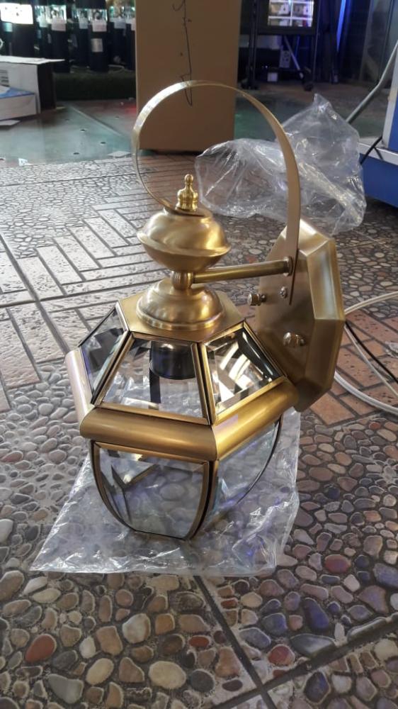 فانوس خارجي ذهبي