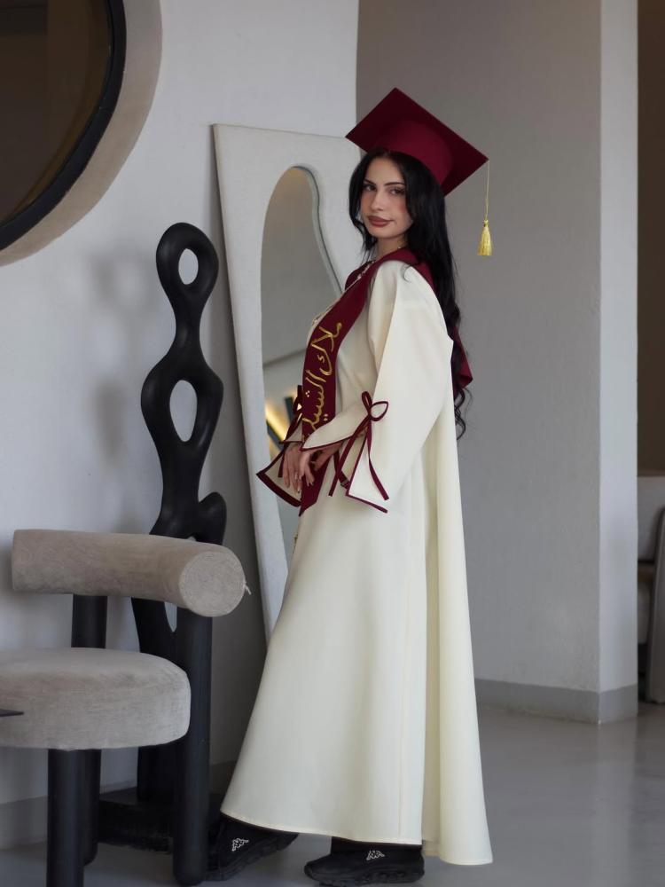 عبايات تخرج 2026