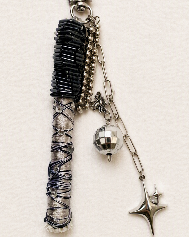 مـيـدالـيــة الـفـضـيـة | Silver Charm