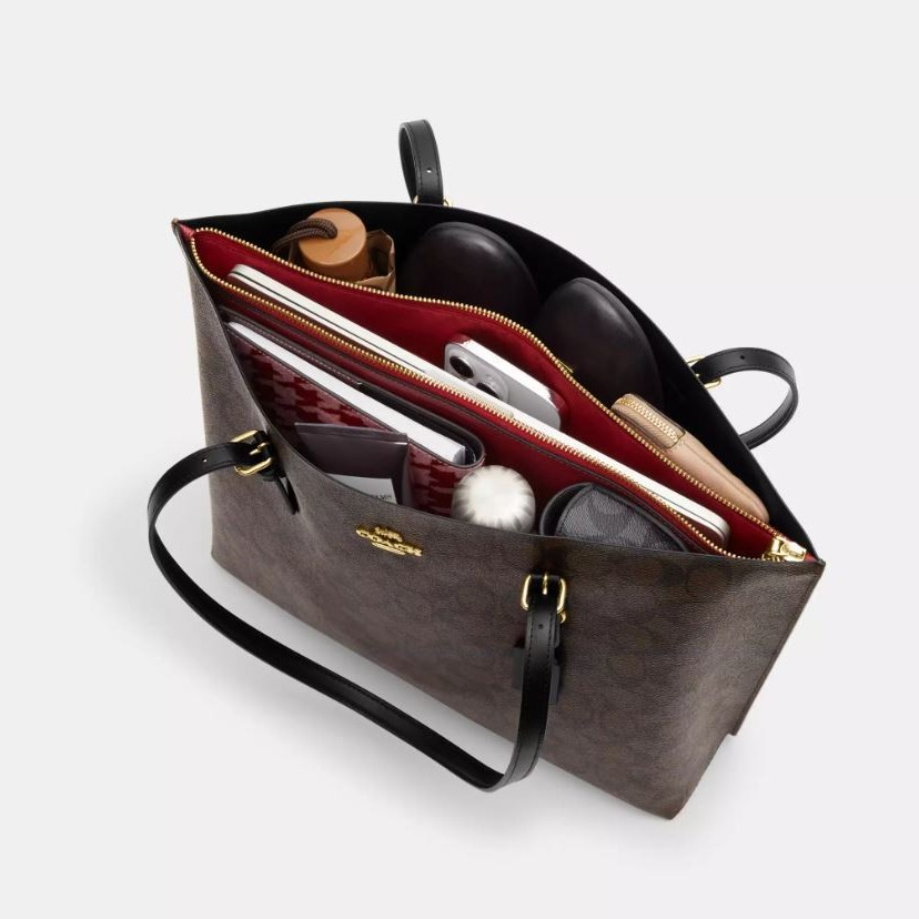 شنطة كوتش للكتف كبيرة Mollie tote بني