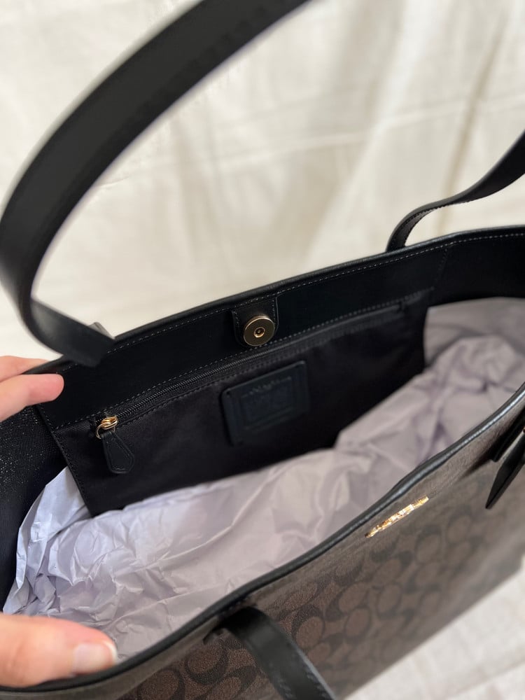 شنطة كوتش للكتف City tote