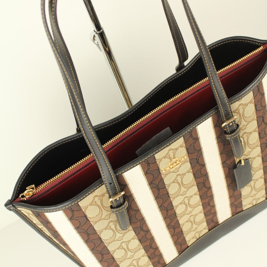 شنطة كوتش للكتف Mollie tote