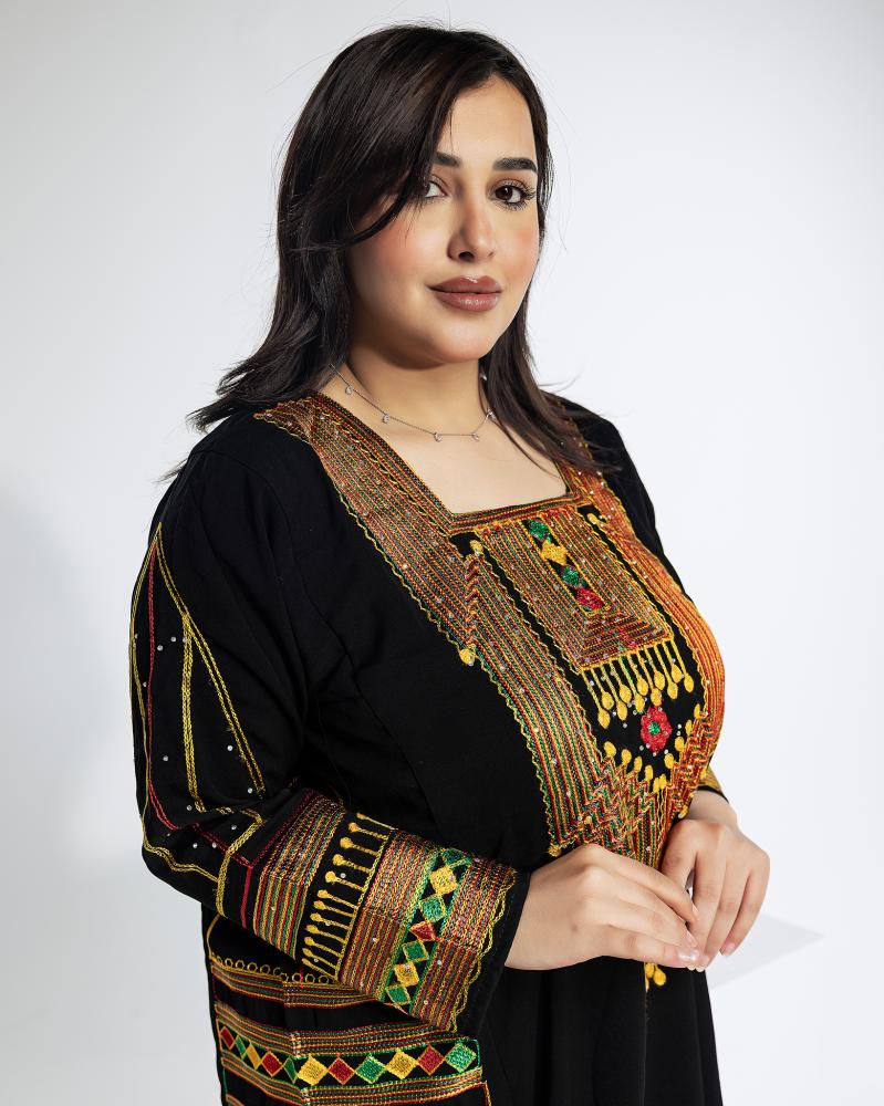 جلابية عسيرية بخيوط ذهبية