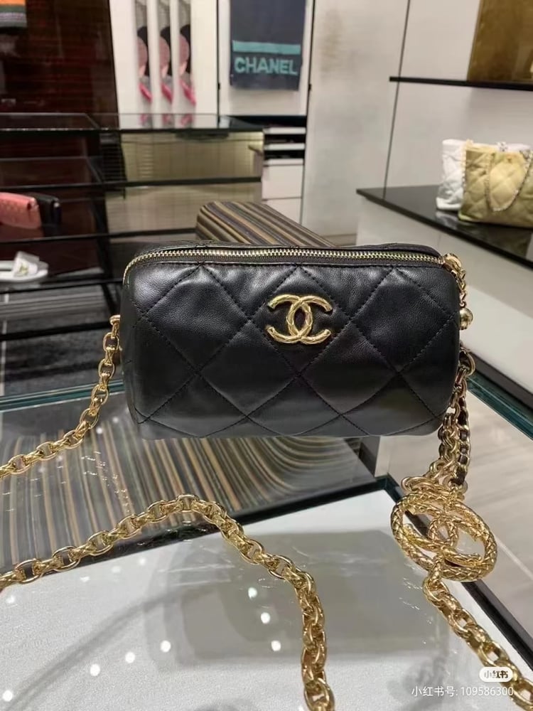 شنطة  ماركة شانيل