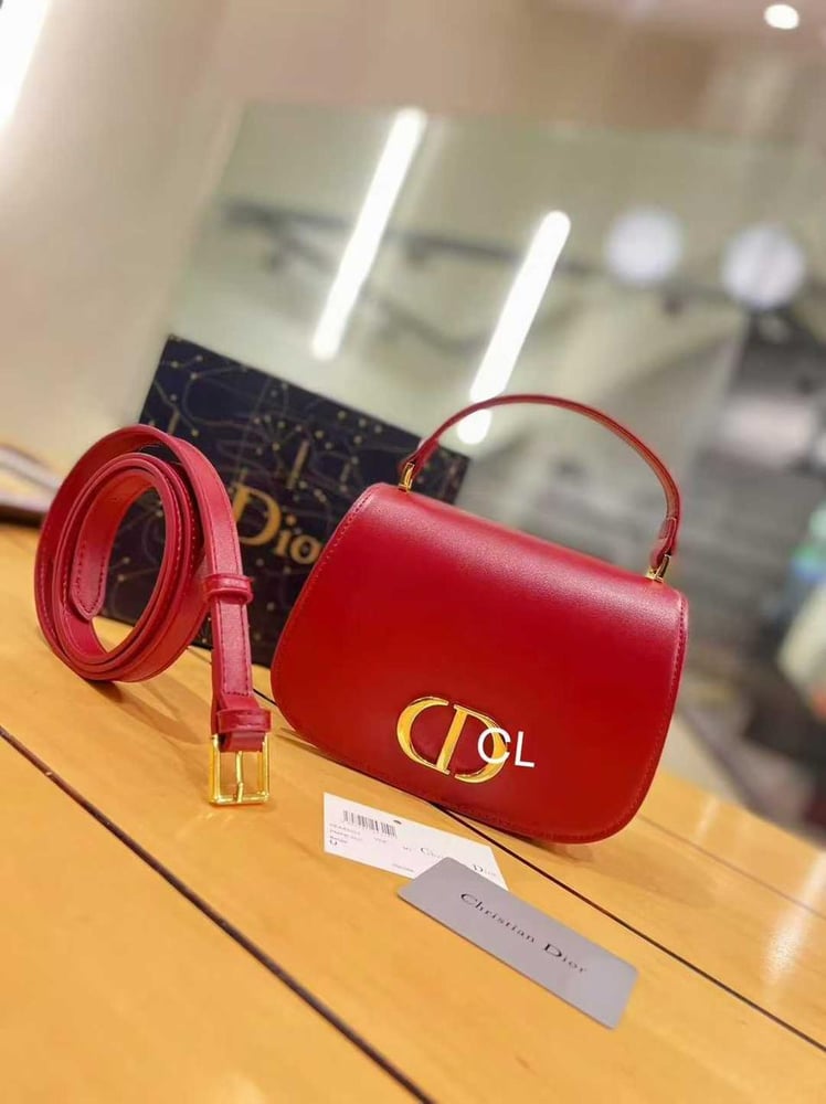 شنطة ماركة ديور
