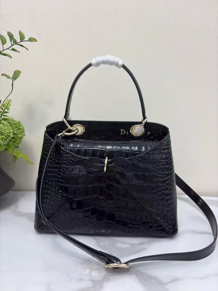 شنطة ماركة ديور هاي كوالتي