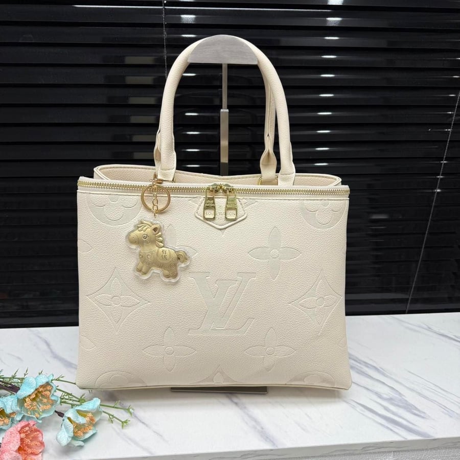 شنطة ماركة لويس فيتون - LV15