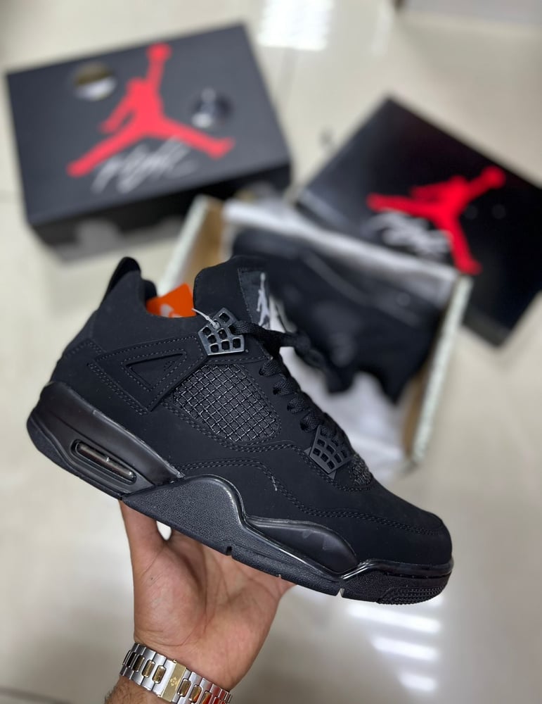 حذاء رجالي ماركة - Nike Air Jordan