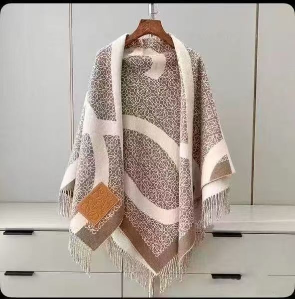 اسكارف ماركة لويفي