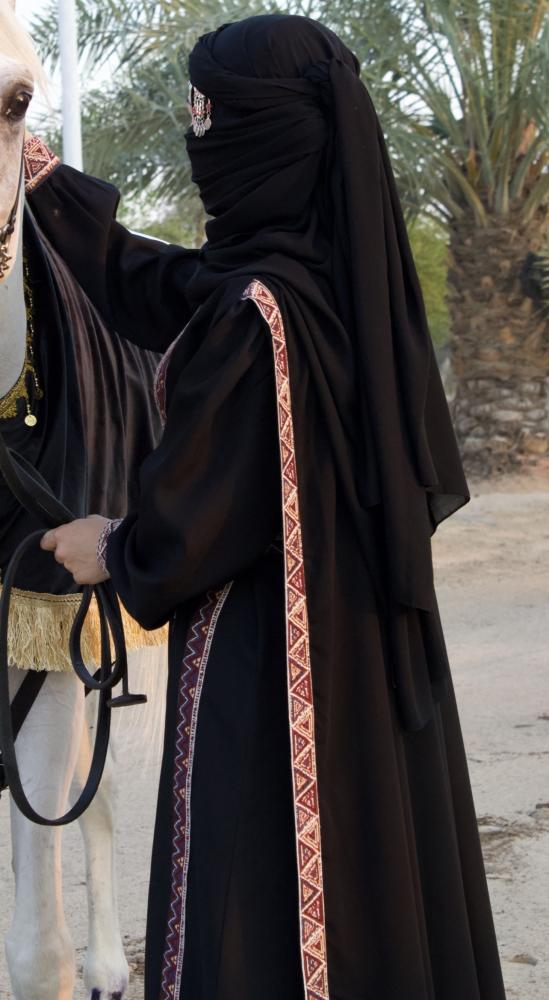 عباية صهوة الحر