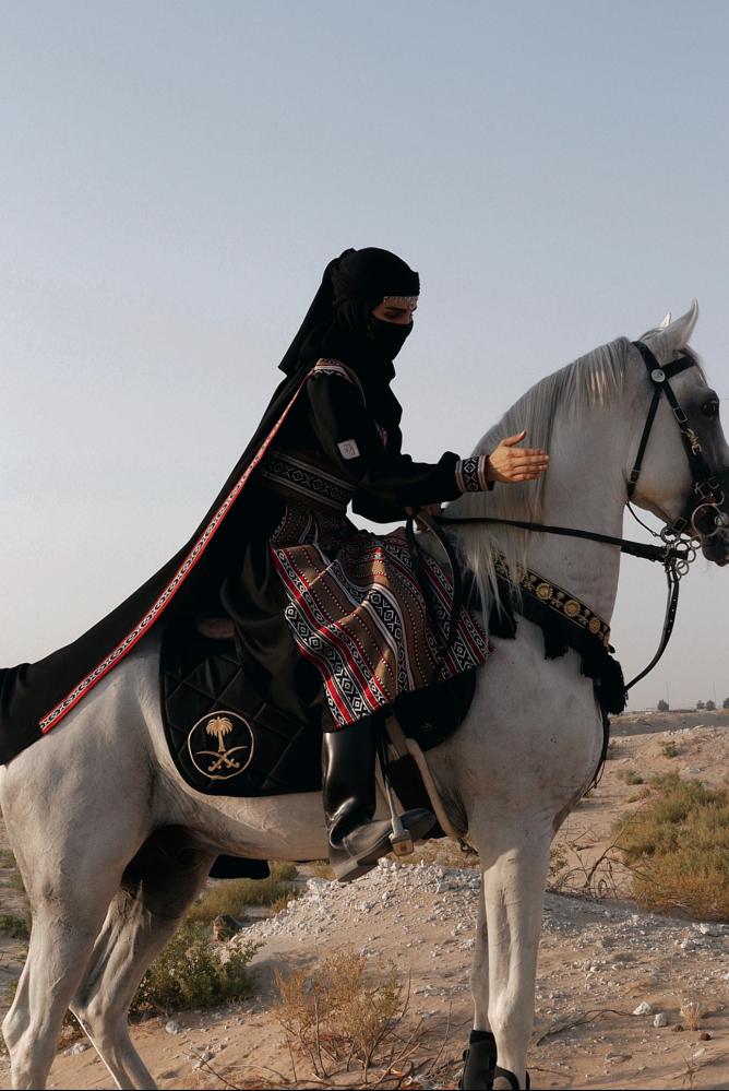 عباية خيوط السرج