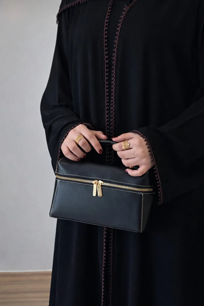 عباية ريهام بقماش كريب ملكي بقصة نصف كلوش