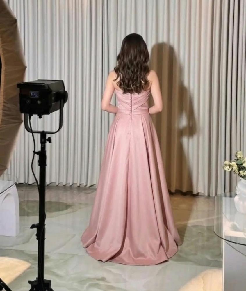 فستان وردي ناعم ستان