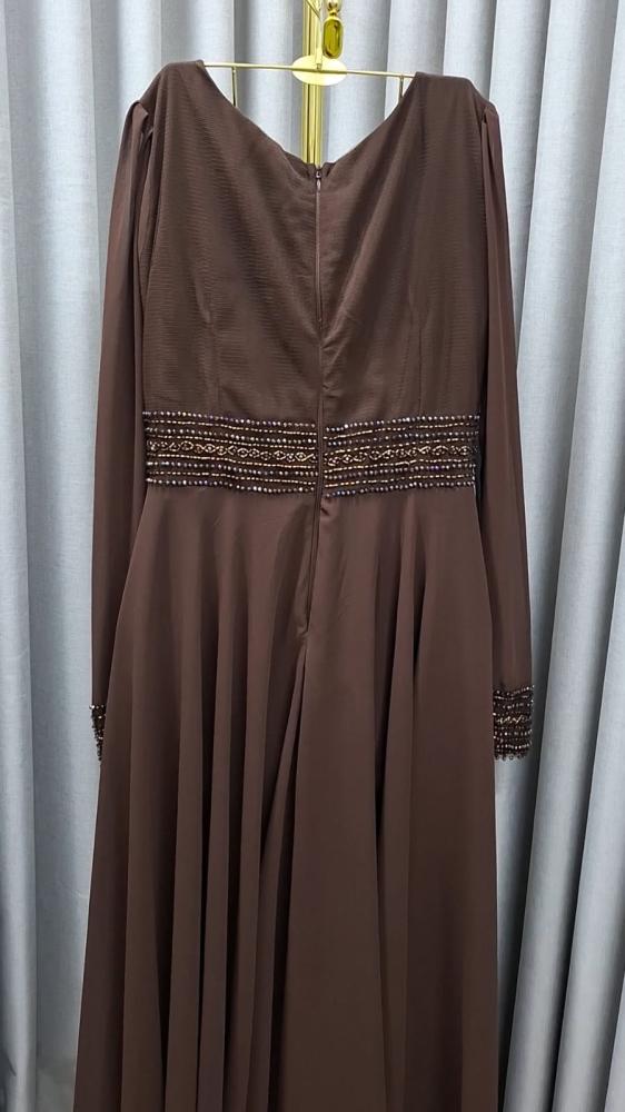 فستان ليالي الشوكولاتة الفاخر