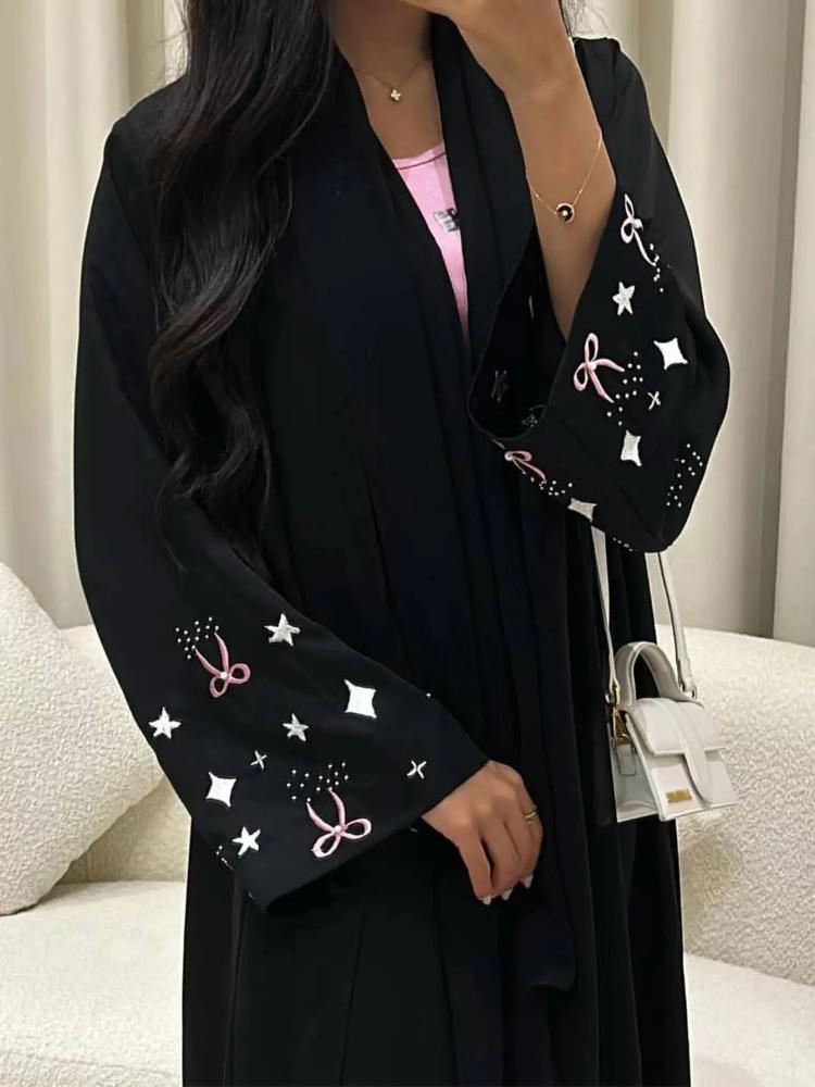 عباية إسلامية مطرزة