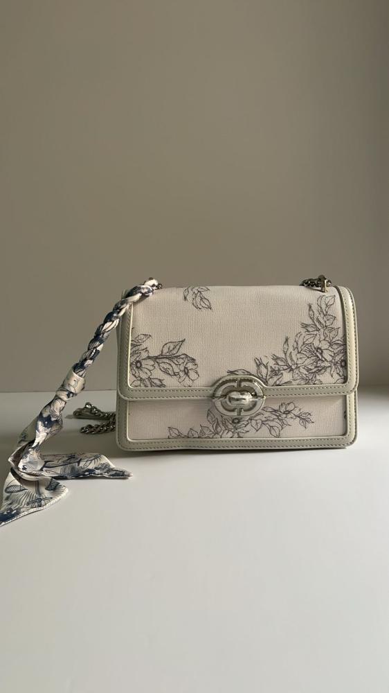 Elegant women's crossbody handbag with a modern floral spring design (exclusive product)