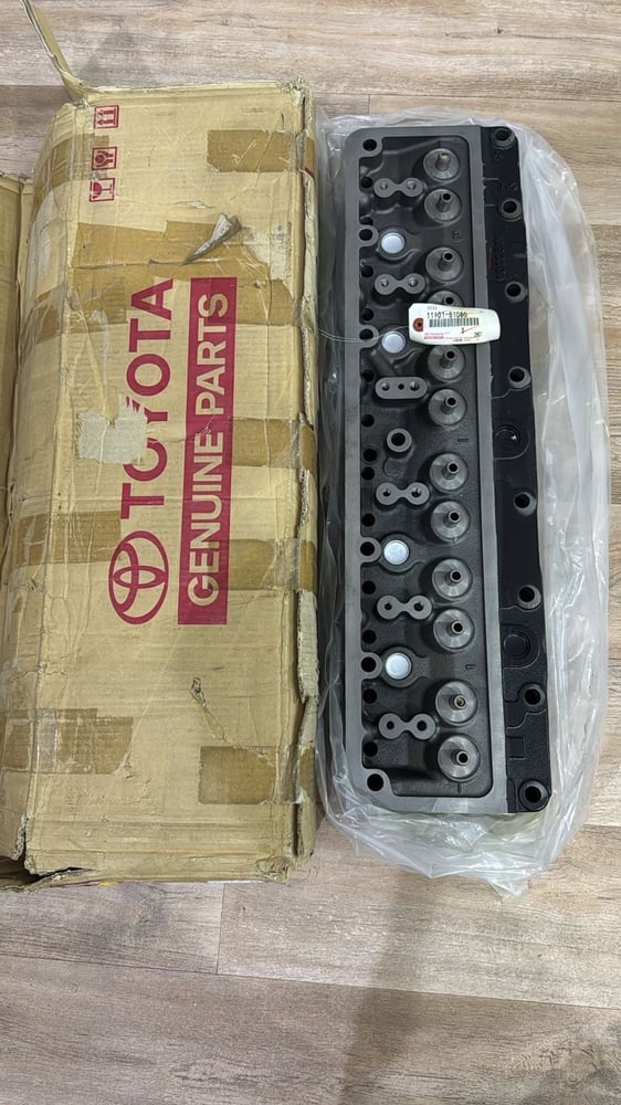 Original 3F engine head, genuine, factory new