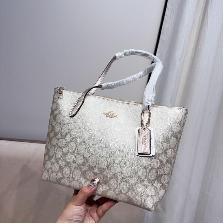 توت باق كوتش coach