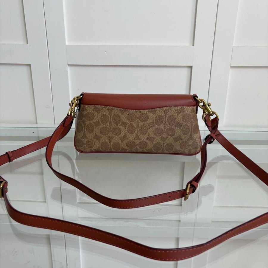 حقيبة كوتش Jet Shoulder Bag