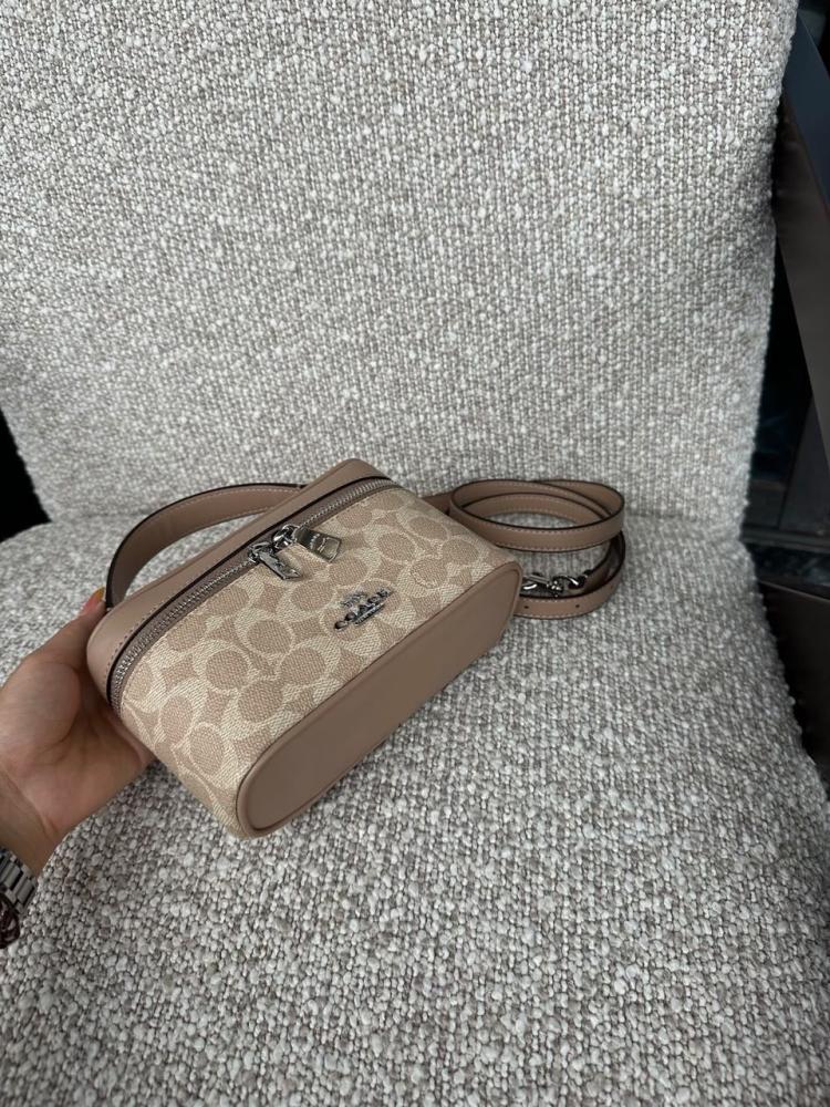 حقيبة كوتش coach