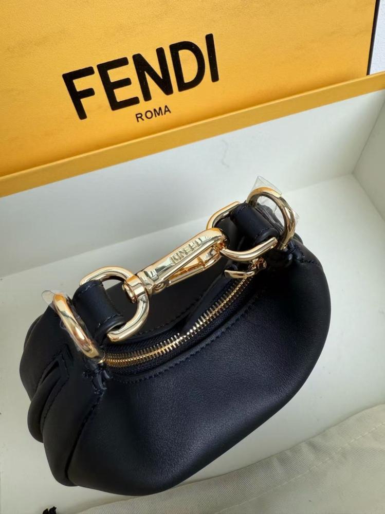 حقيبة فندي Fendigraphy