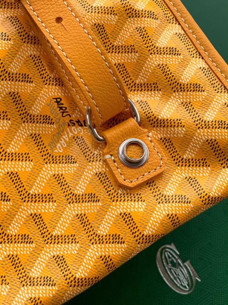 حقيبة ظهر قويارد (Goyard Saint-Léger Backpack)