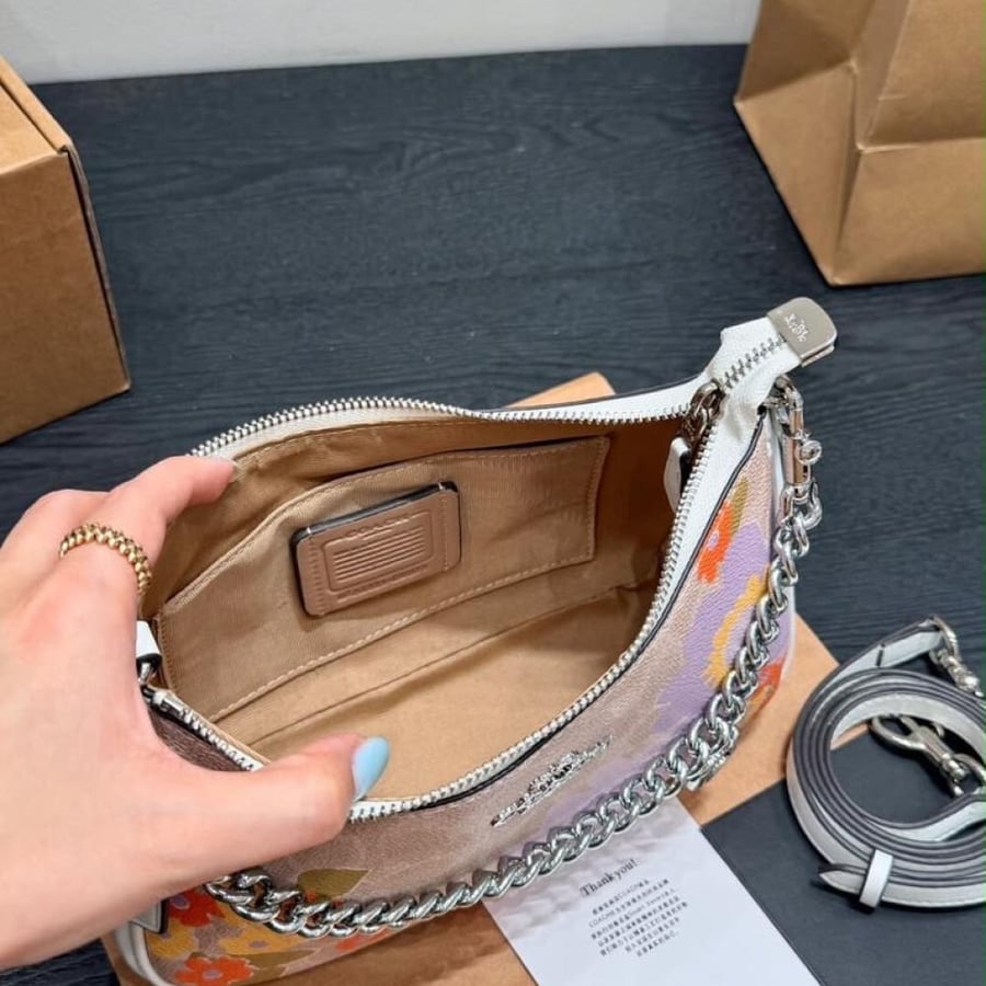 حقيبة كوتش coach تيري