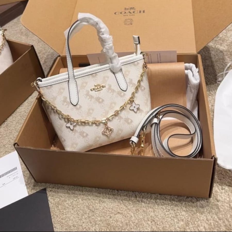 حقيبة كوتش coach