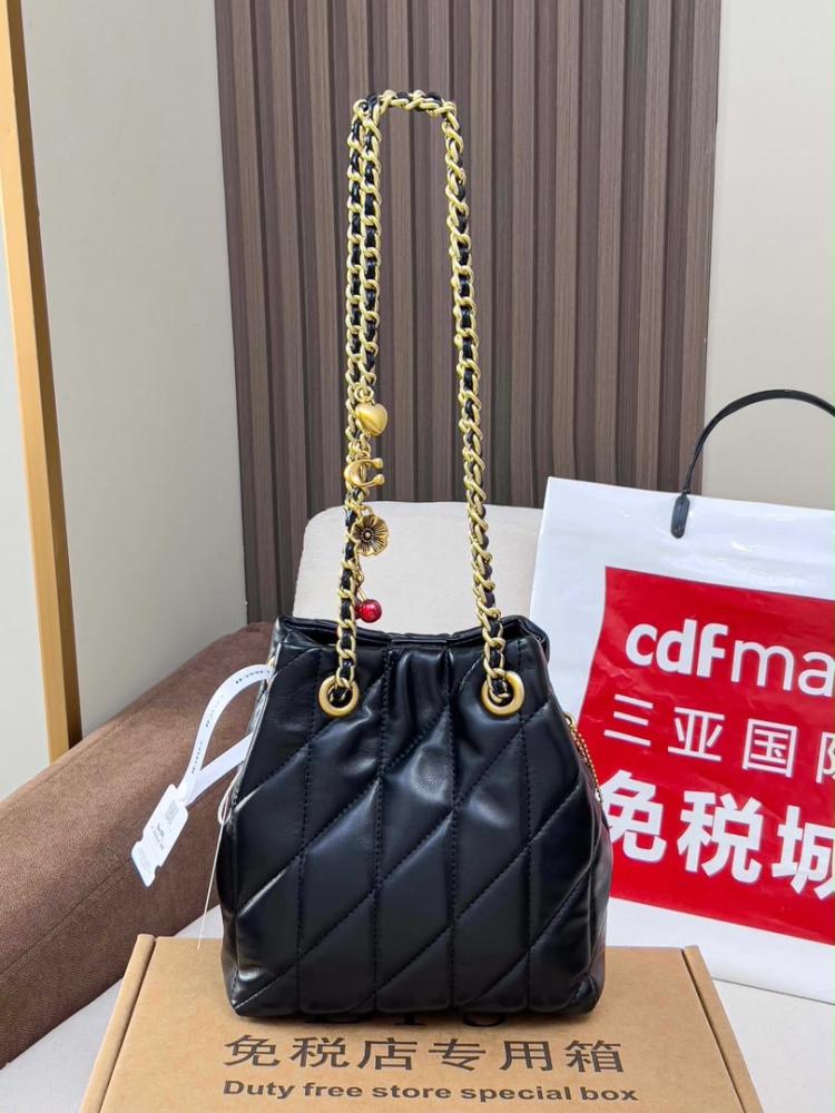حقيبة كوتش coach