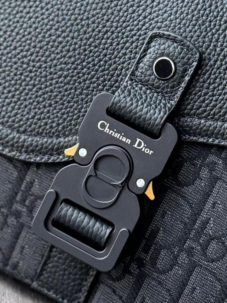 حقيبة ديور للرجال Dior Oblique Saddle