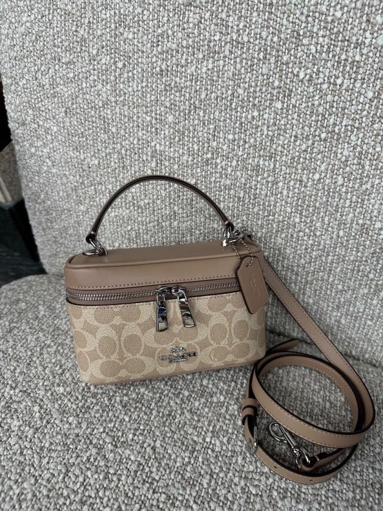 حقيبة كوتش coach
