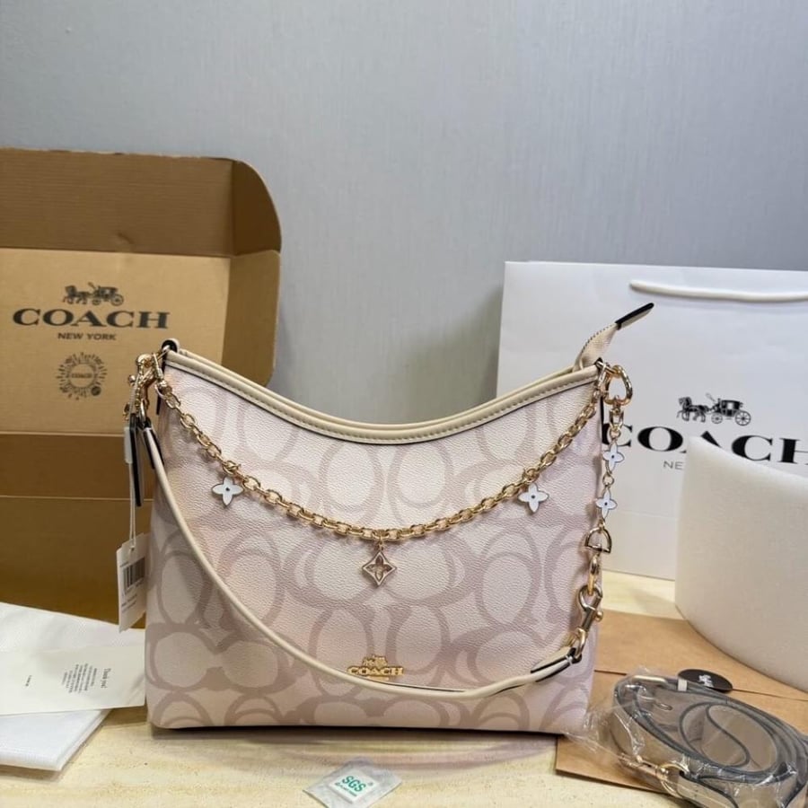 حقيبة كوتش coach