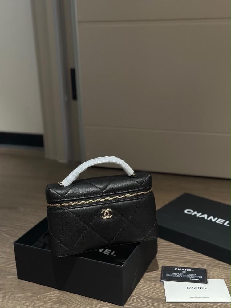 حقيبة شانيل "Vanity Case