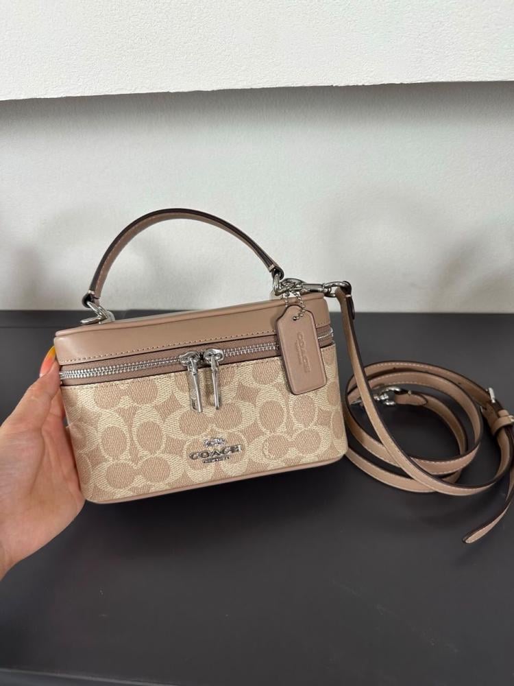 حقيبة كوتش coach